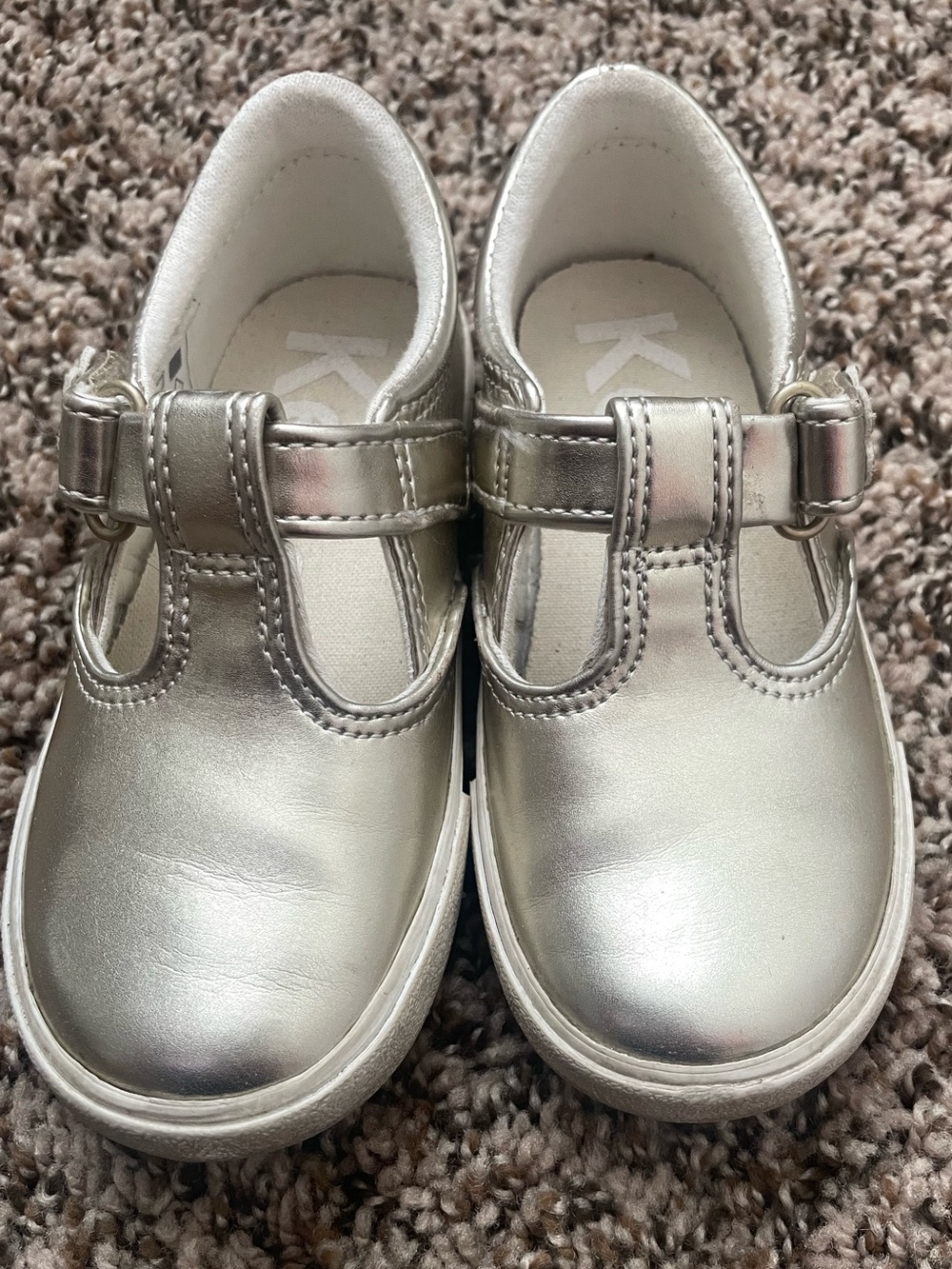 Keds “Daphne” T-strap gold